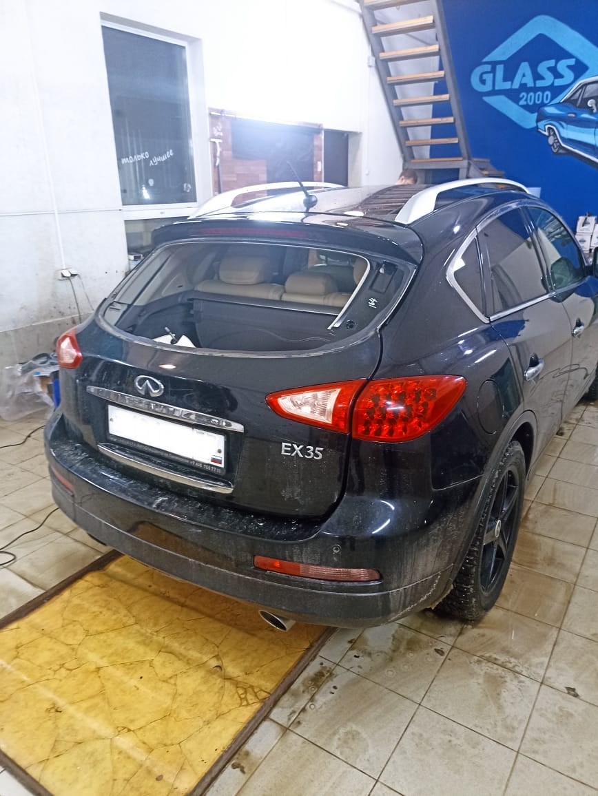 Установка заднего стекла с тонировкой Infiniti EX 35