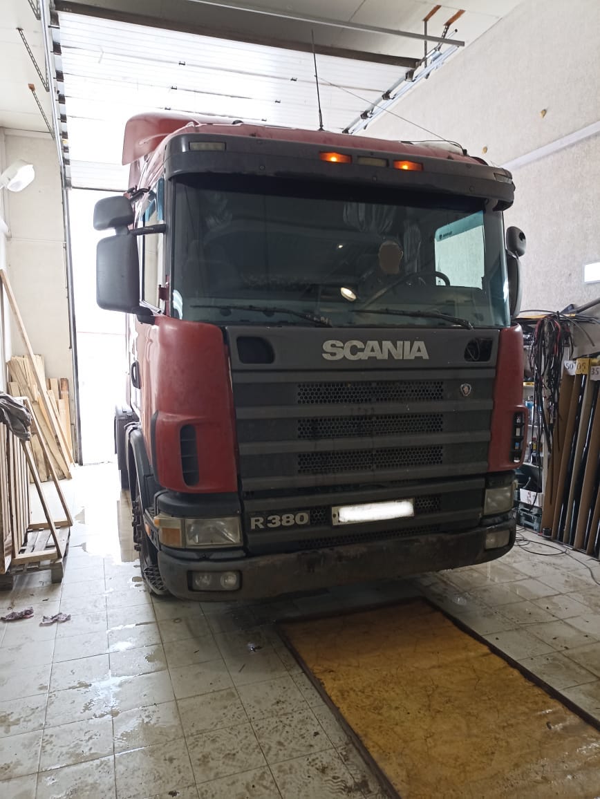 Замена ветрового стекла для Scania 4