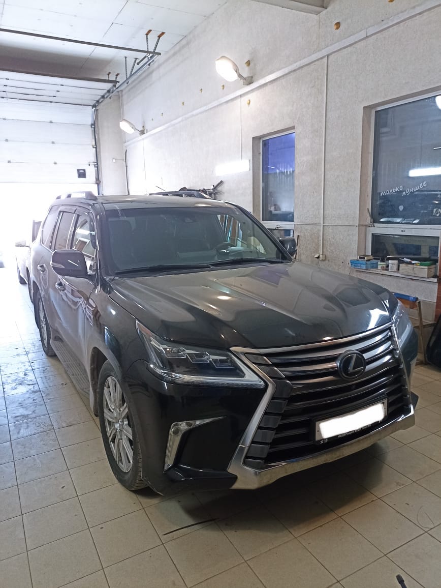 Замена ветрового стекла Lexus LX 570