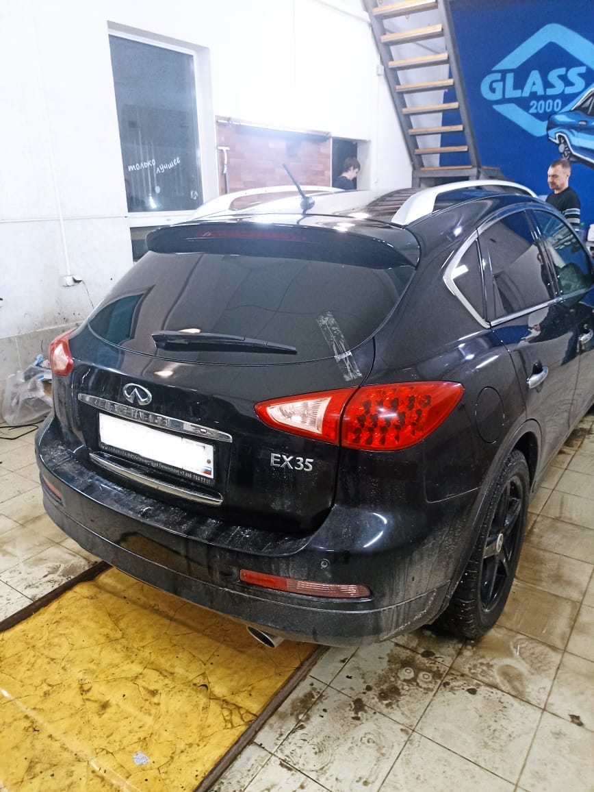 Установка заднего стекла с тонировкой Infiniti EX 35