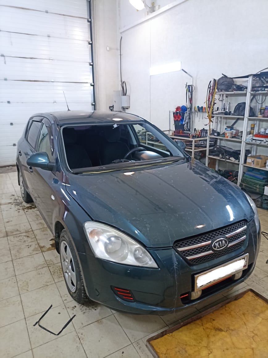 Замена ветрового стекла Kia Ceed 2008г.